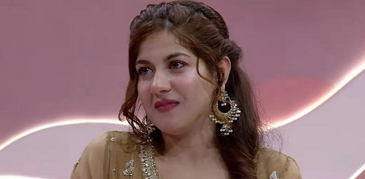Areej Mohyudin gets teary-eyed remembering her late father