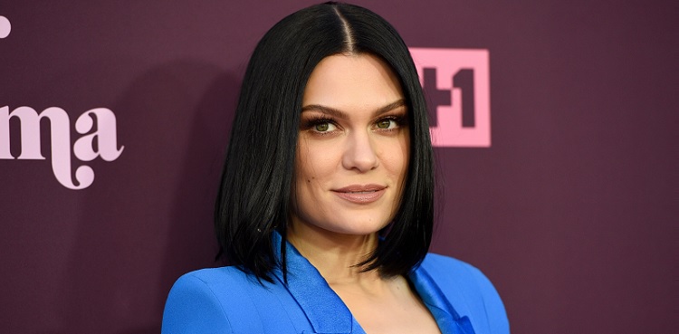Jessie J reveals breast cancer diagnosis