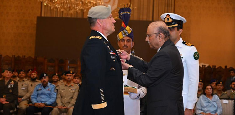 Nishan-e-Imtiaz, Michael E. Kurilla
