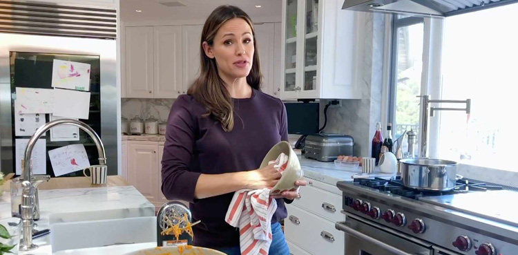 Jennifer Garner, Pretend Cooking Show, Entertainment News