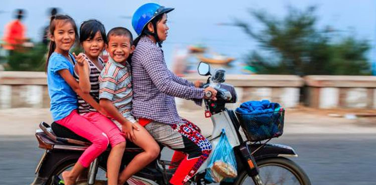 Vietnam,-ban,-fuel-powered-motorbikes