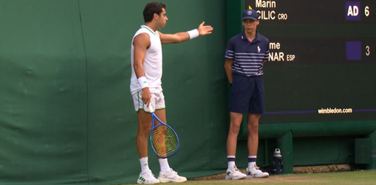 Ball boy, Wimbledon, Jaume Munar, Marin Cilic