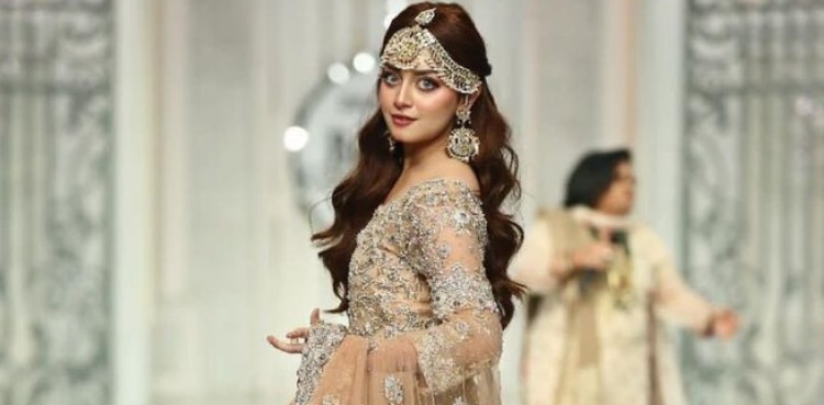 Alizeh Shah blames Shazia Manzoor for ramp-fall incident