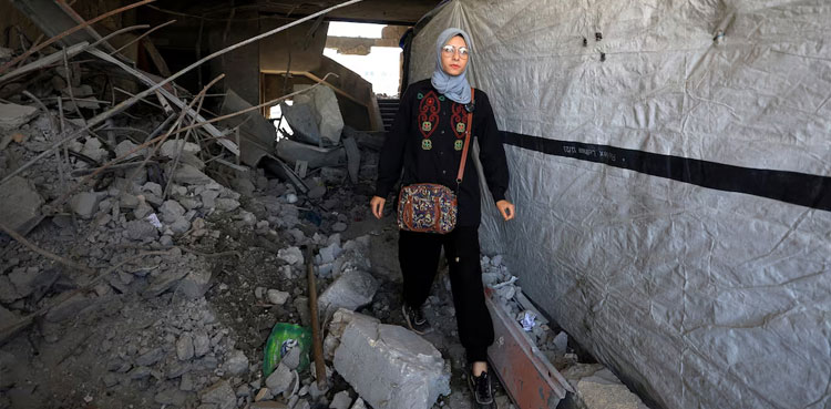 Gaza students, ambitions, food search