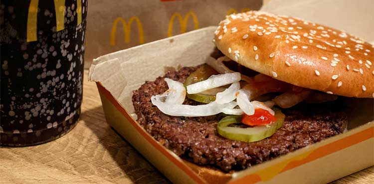 McDonald’s global sales top estimates