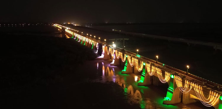 Sukkur Barrage, Faults, gates