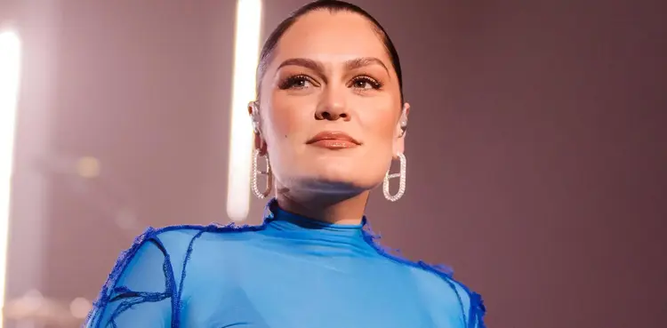 Jessie J, hospital, cancer, surgery