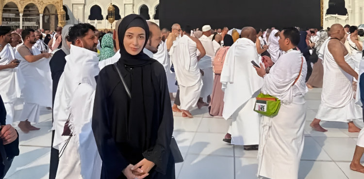 Abeer Asad Khan completes spiritual Umrah journey