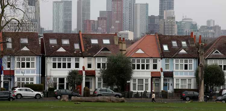 UK house prices rise 0.3% in August