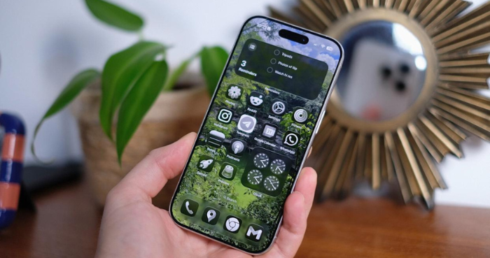 Apple releases iOS 26.2 to fix ‘Liquid Glass’ transparency issues