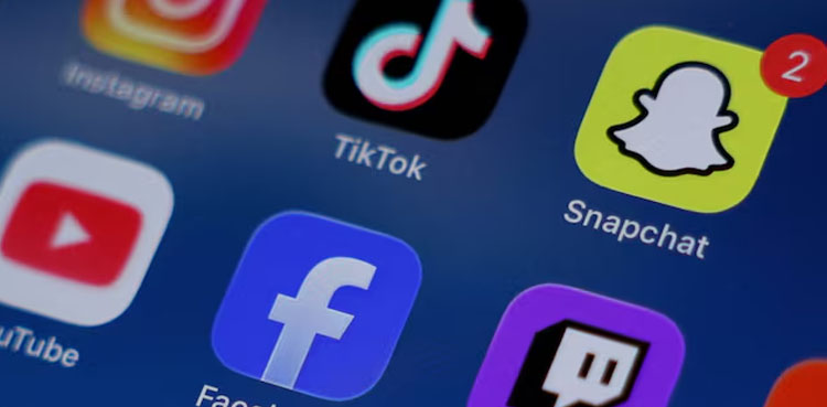 Social media platforms need to stop never-ending scrolling, UK’s Starmer says