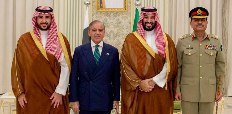 Saudi Arabia announces $3bn additional support to Pakistan, extends $5bn deposit