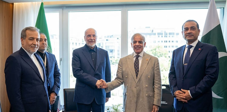 Pakistan leaders hold talks with Iranian delegation on sidelines of US–Iran dialogue