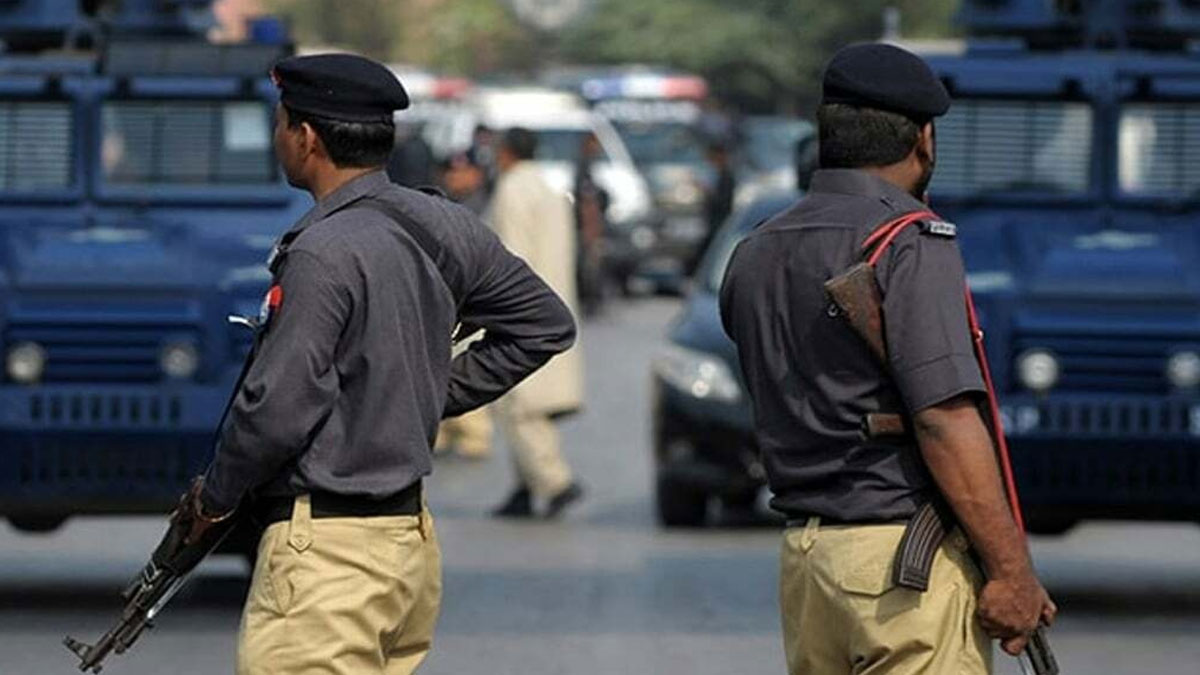 Two youngsters injured in police fire in Karachi