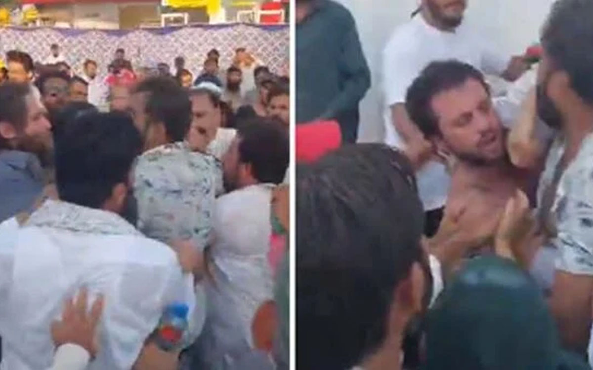 Watch: Fight breaks out between PTI workers during sit-in at Gorakhpur checkpoint