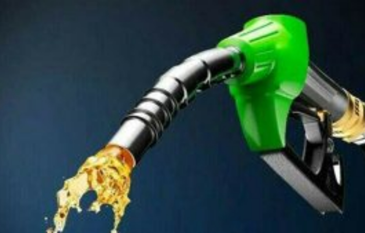 Pakistan govt clears the air over petrol shortage rumours